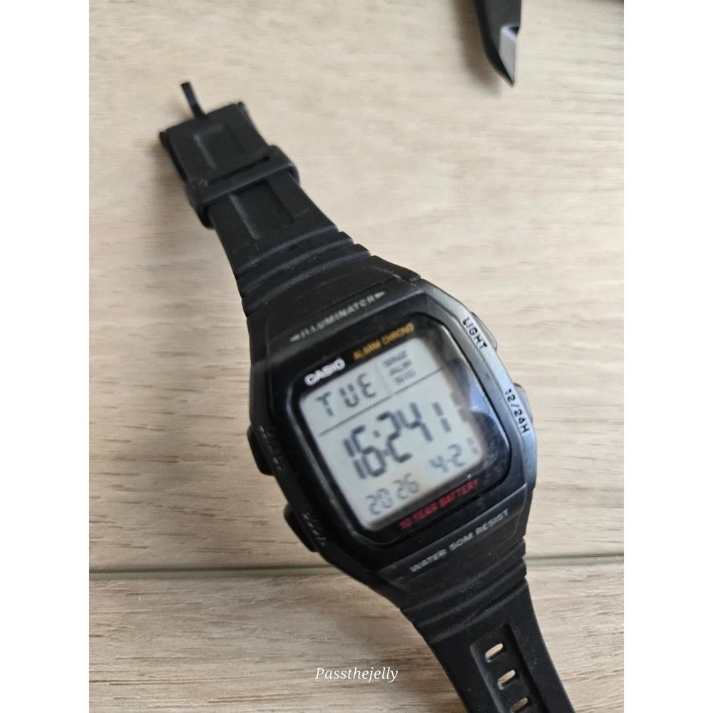 Casio Watch Mens W-96H Digital Illuminator Alarm Chrono 10 Year Battery WR50M
